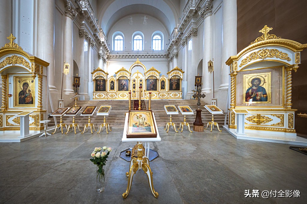 斯莫尔尼修道院主教,斯莫尔尼宫的宫殿