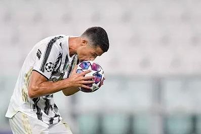 梅西与c罗上演几次梅开二度,梅西vsc罗加时赛绝杀