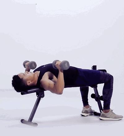 一副哑铃,全面锻炼肩部、胸部、手臂肌肉,毫无遗漏,效果显著