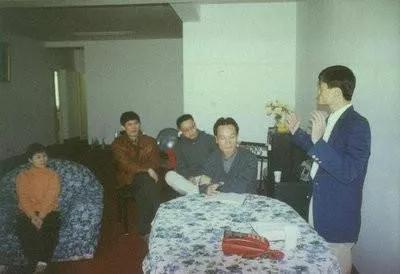 张国荣去世后梅艳芳反应,梅艳芳去世张国荣表现