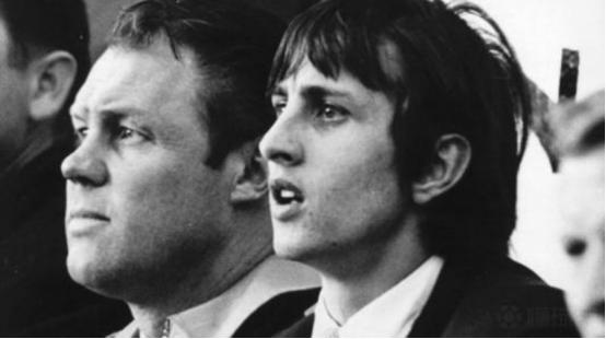 如何破解高位压迫战术,高位压迫防守的优点和缺点