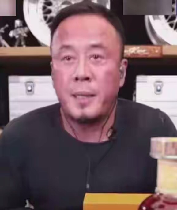 杨坤直播被怼完整版,杨坤汪峰喝酒