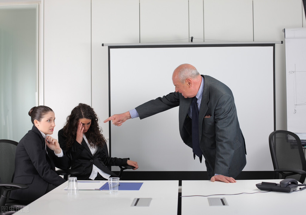 定期存款被别人取走了怎么办,老人的钱让子女偷偷取走怎么办