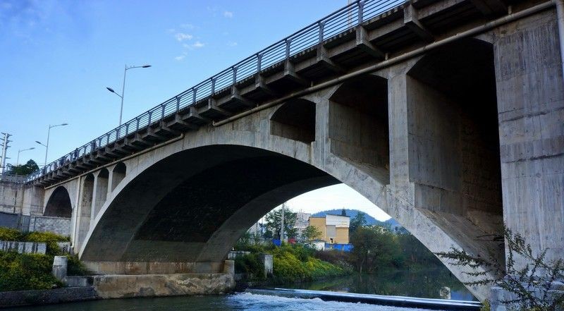 湖北利川：十里桥城入画来