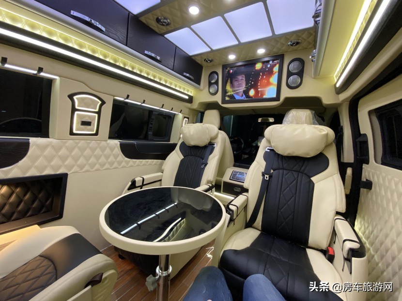 福客特进口福特商旅房车,福客特四驱越野商务单人房车