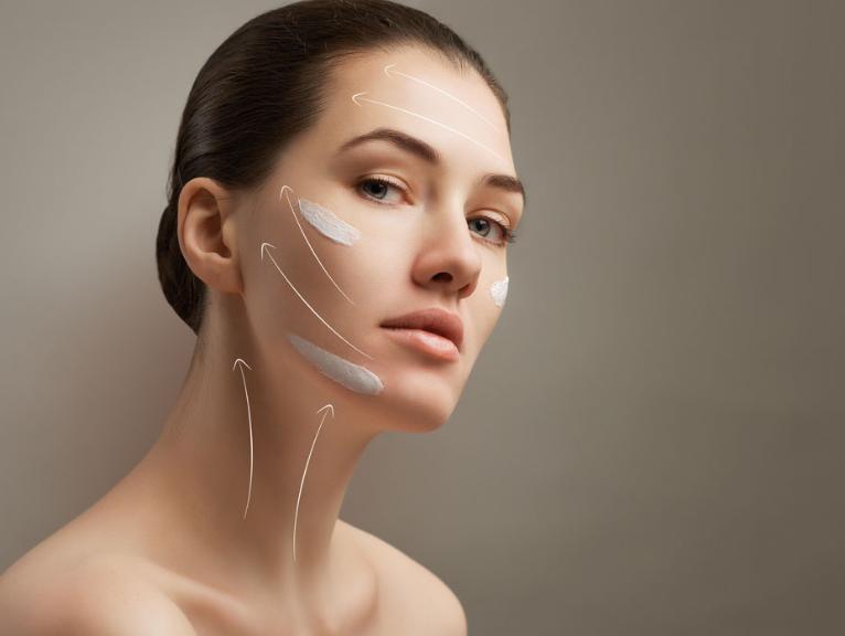 化妆搓泥是什么样子的,化妆搓泥和起皮的区别