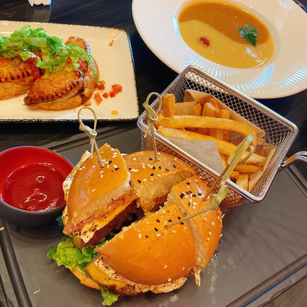 北京环球影城阿甘虾餐厅,北京环球影城三把扫帚餐厅