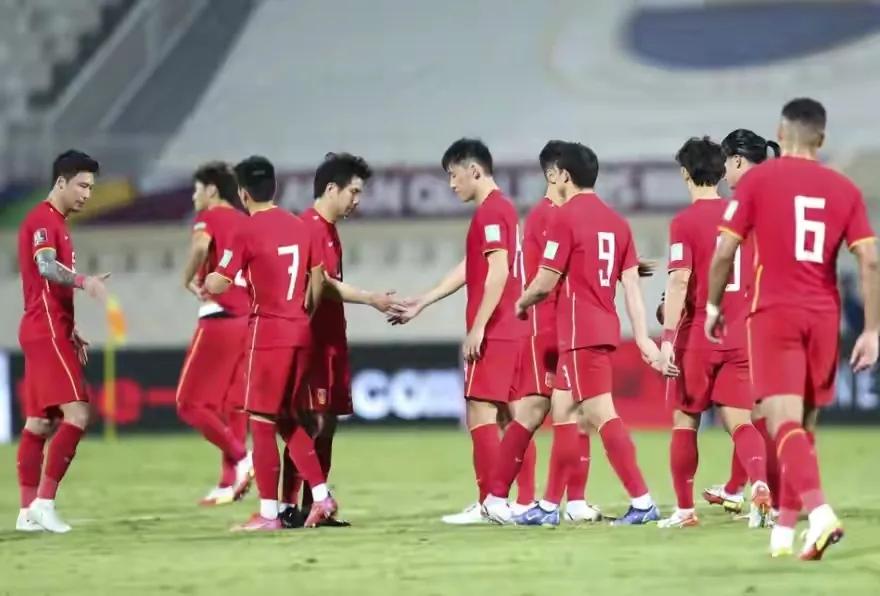 李铁回击质疑:这次换人是正常的!个性太强的人!“铁”定出局