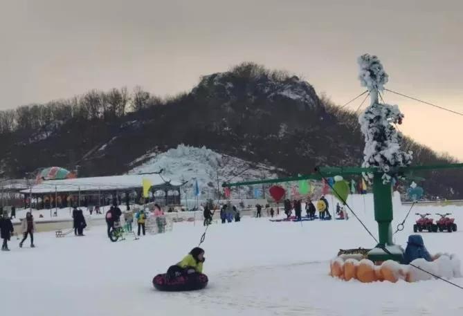 丹东玩冰雪地方,丹东北黄海温泉小镇攻略