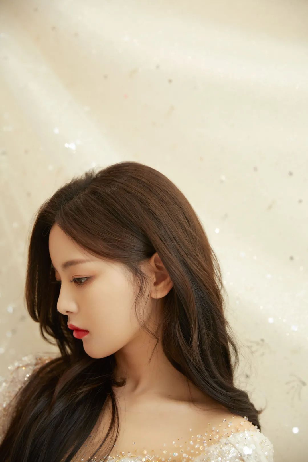 因为眉毛没画好想哭的，应该不只杨超越吧？