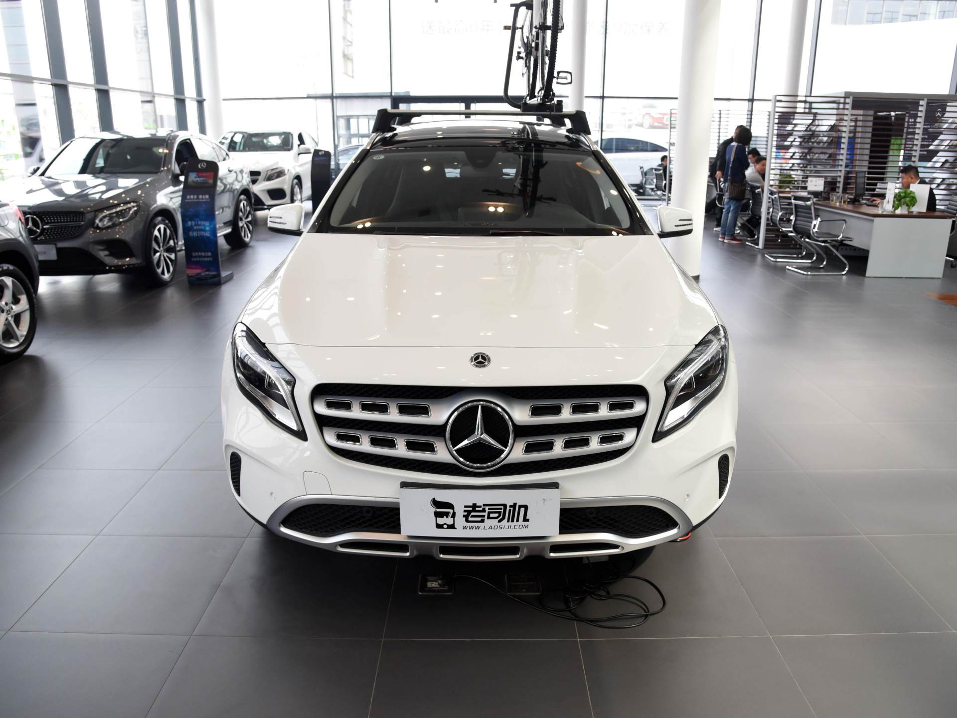 全新2020款奔驰gla值不值得购买,奔驰gla降价对其他的车型有冲击吗