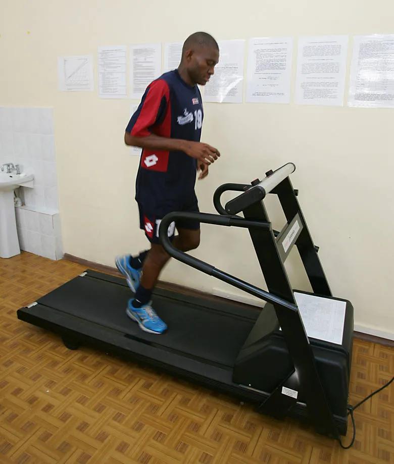 方索小传丨非洲冠军助力五牛保级，见多识广走遍欧美亚非