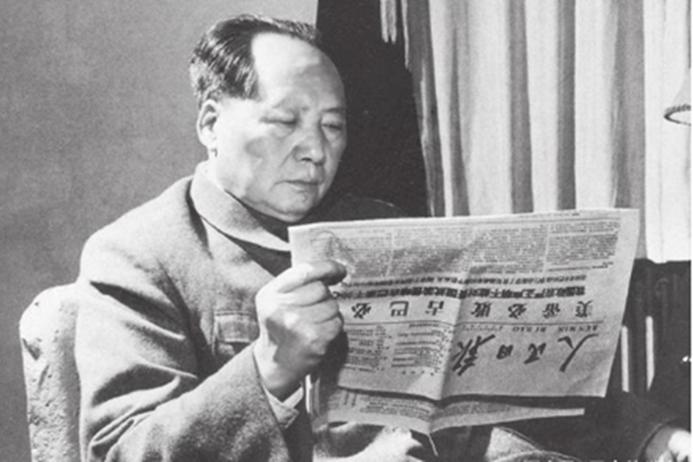 陈毅追悼会上，一副挽联引起毛主席注意，嘱周总理给安排工作