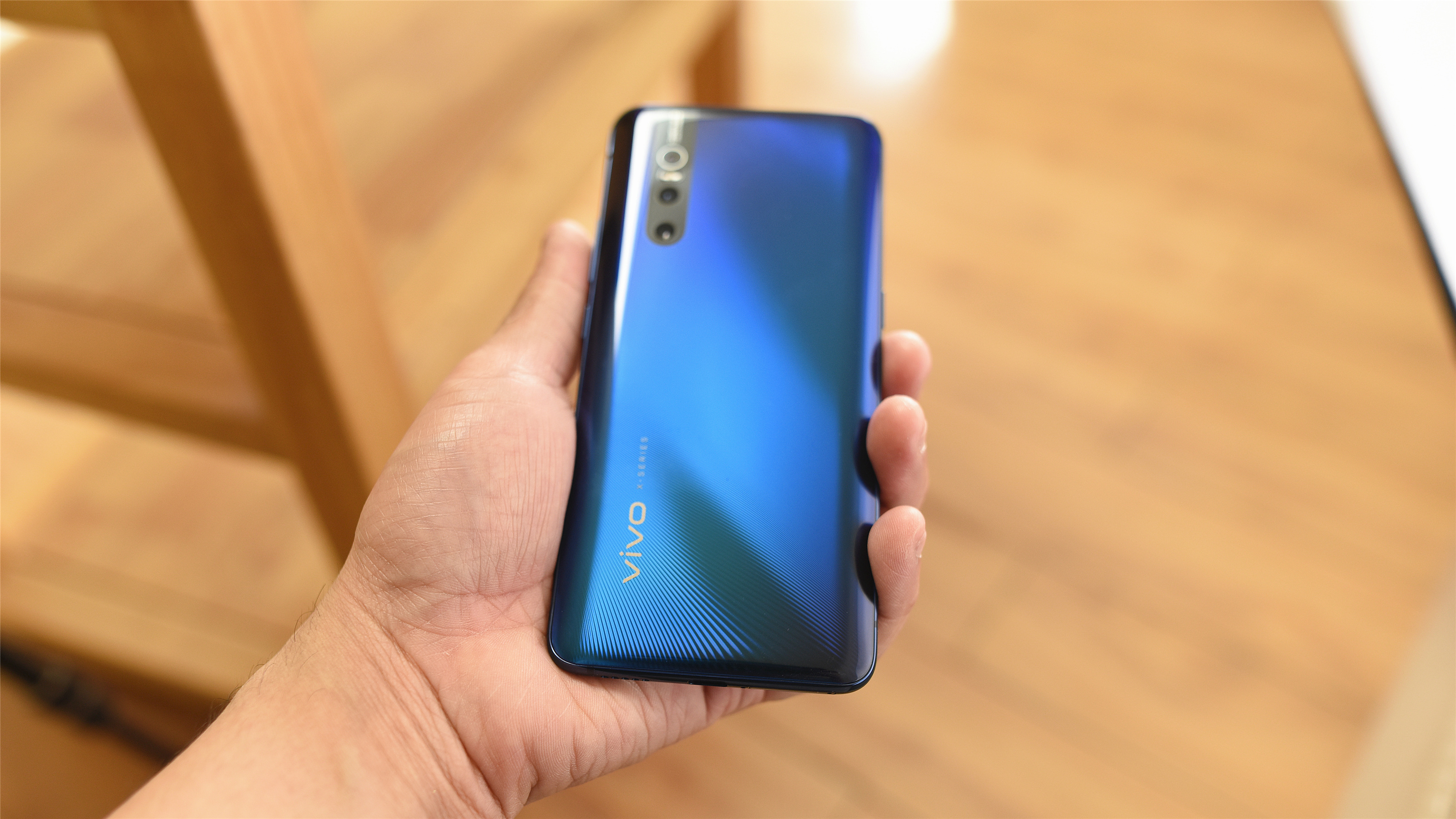 vivox27手机最大的亮点,vivox27全面屏体验怎样