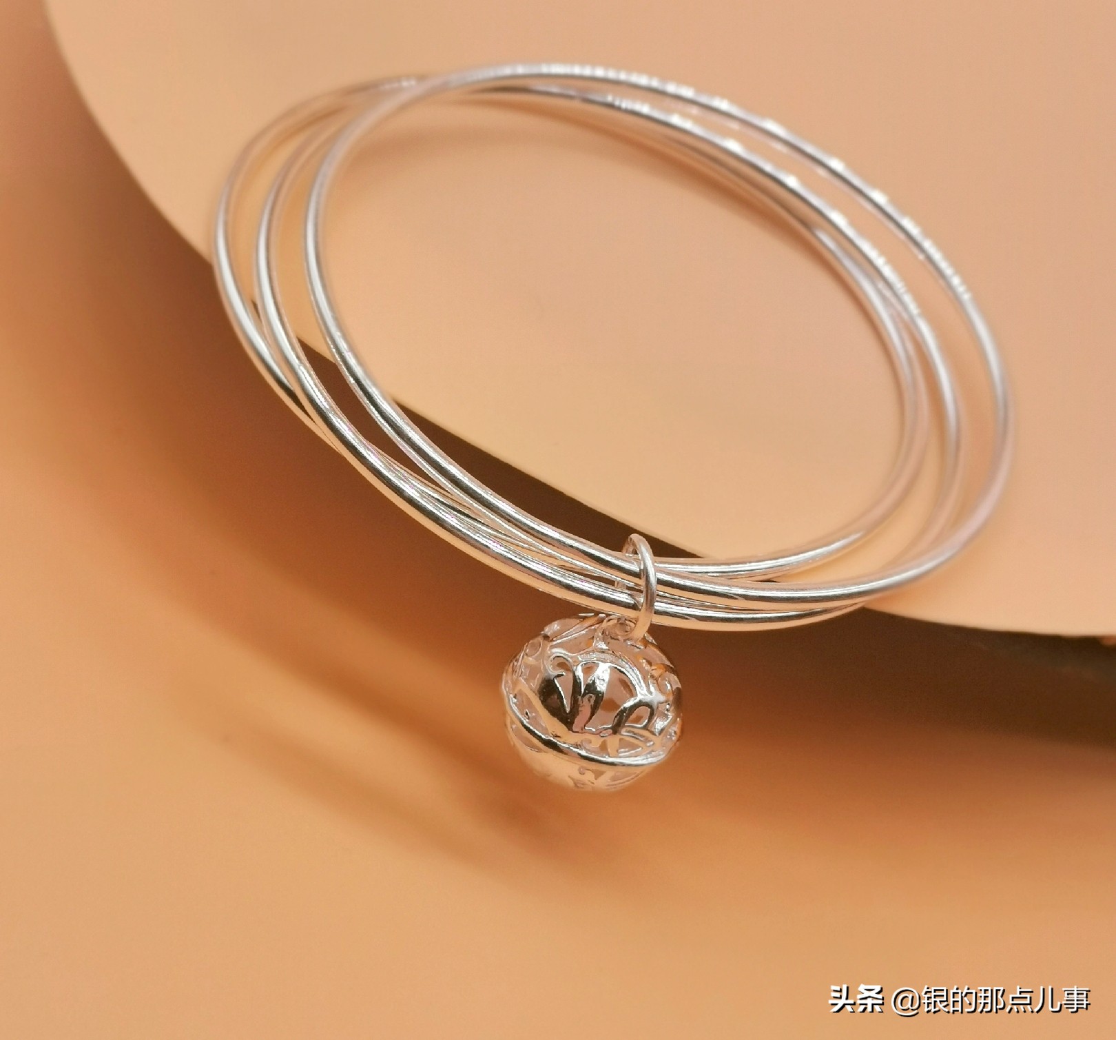 怎么挑选正宗的银手镯,银手镯如何挑选
