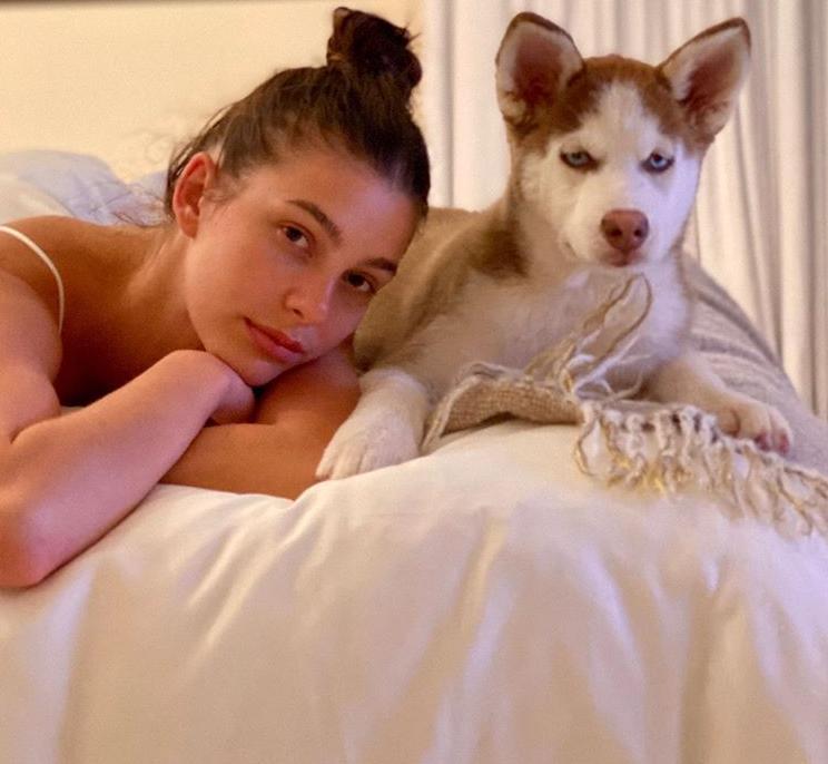 小李子遛弯,小李子跟女友出行