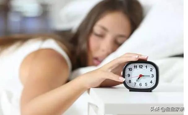 早上起床特别困怎么立刻有精神,早起很困如何解决