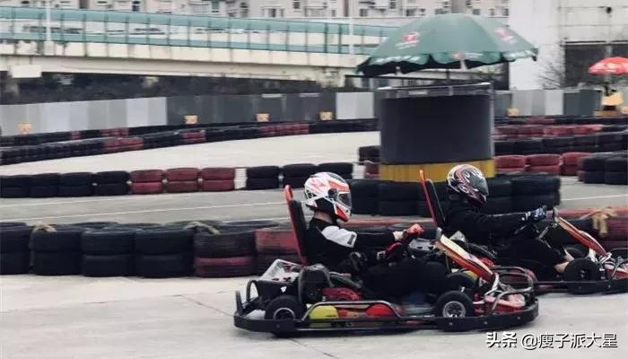 魔都大型解压游乐场,魔都摩天滑梯