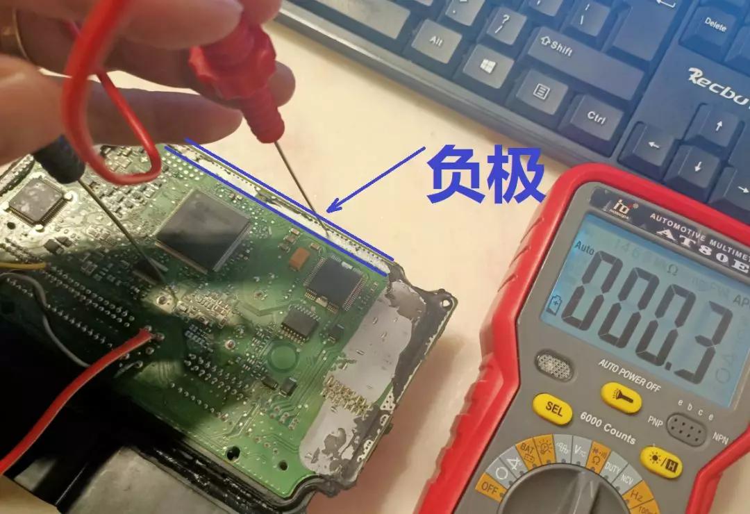 博世发动机电脑板点火芯片,博世发动机电脑板电路图