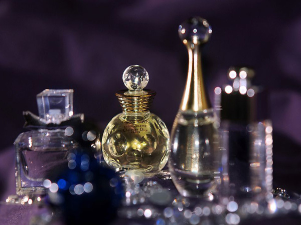 香水小百科：今夏，一起做个香香的人儿