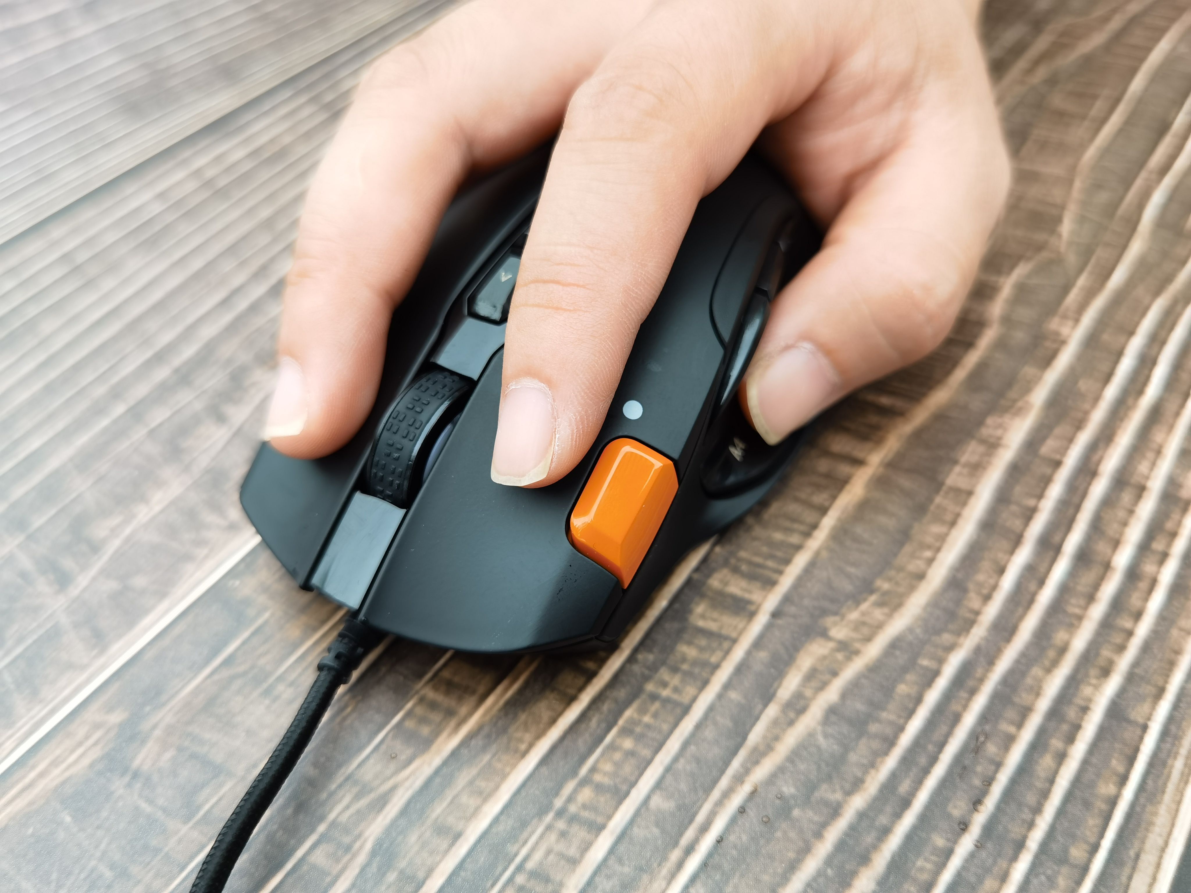 黑爵aj337,多功能游戏鼠标推荐