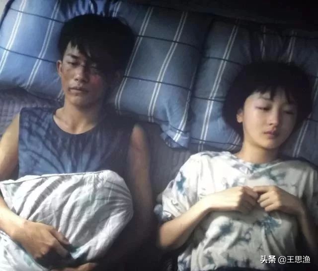 周冬雨少年的你采访谈王俊凯,从心理学角度分析易烊千玺