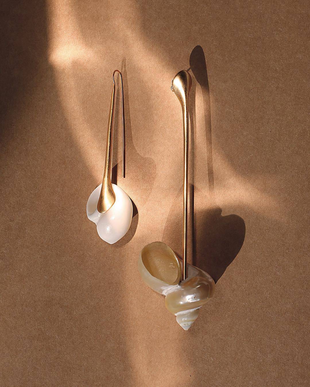 有时候质感就体现在小小的配件上，一件可以陪你穿梭日常的珠宝