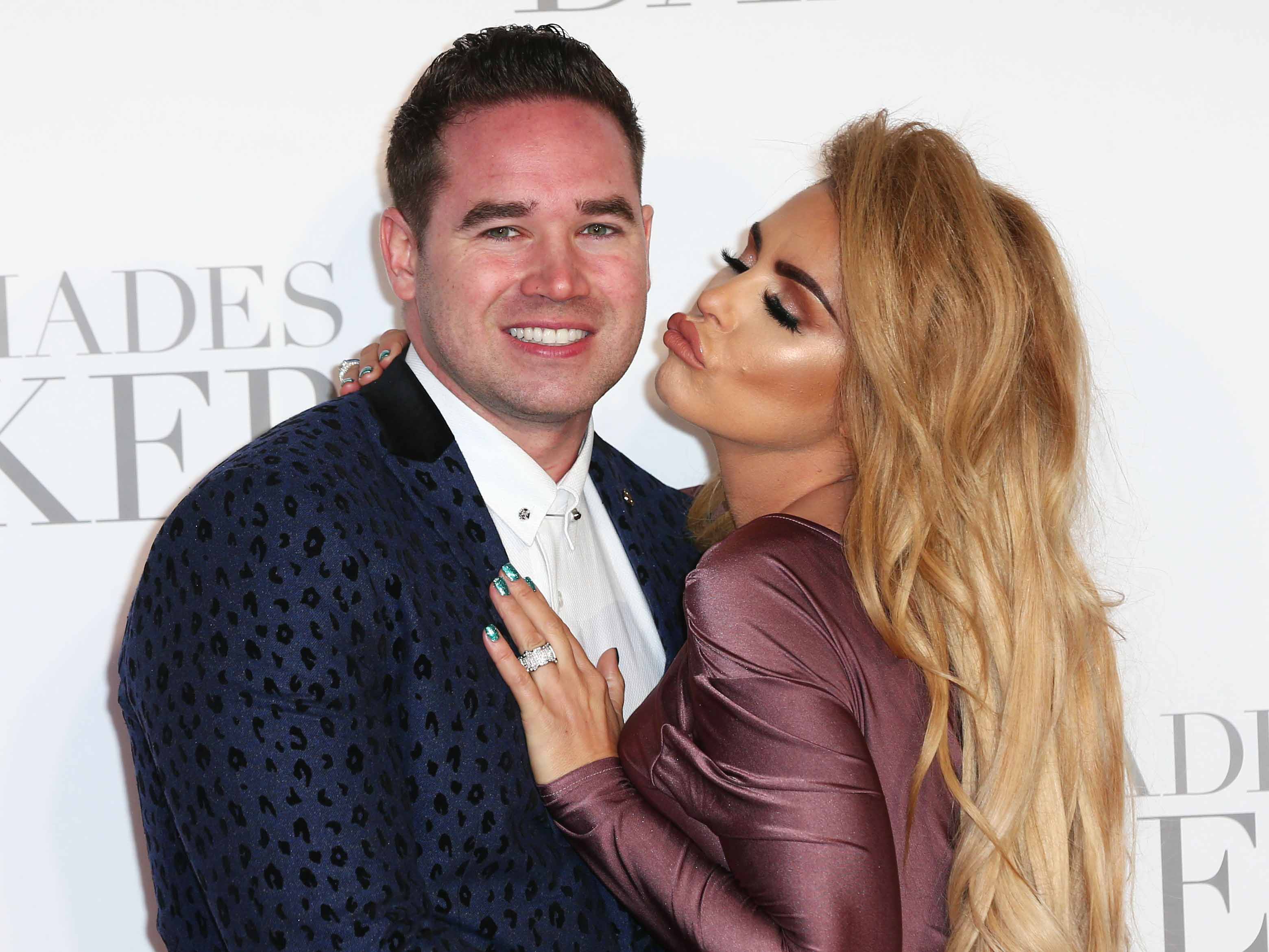 英国破产女星将出第7本自传，自曝隐私报复前夫，还有这2个目的