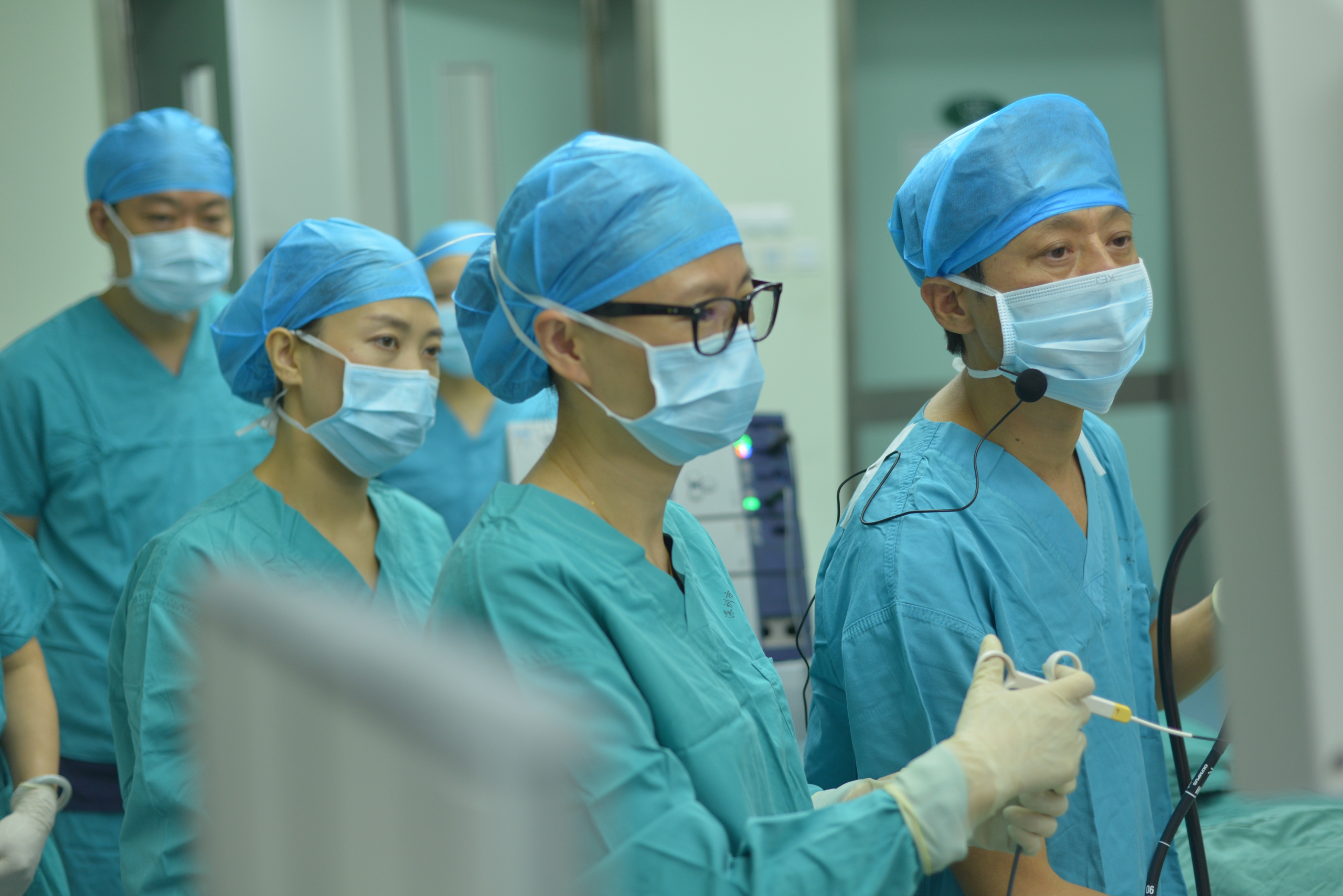 耐心倾听患者和家属心声，他是市人民医院消化内科“老大”