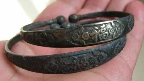 为什么戴银镯手腕一圈总发黑？