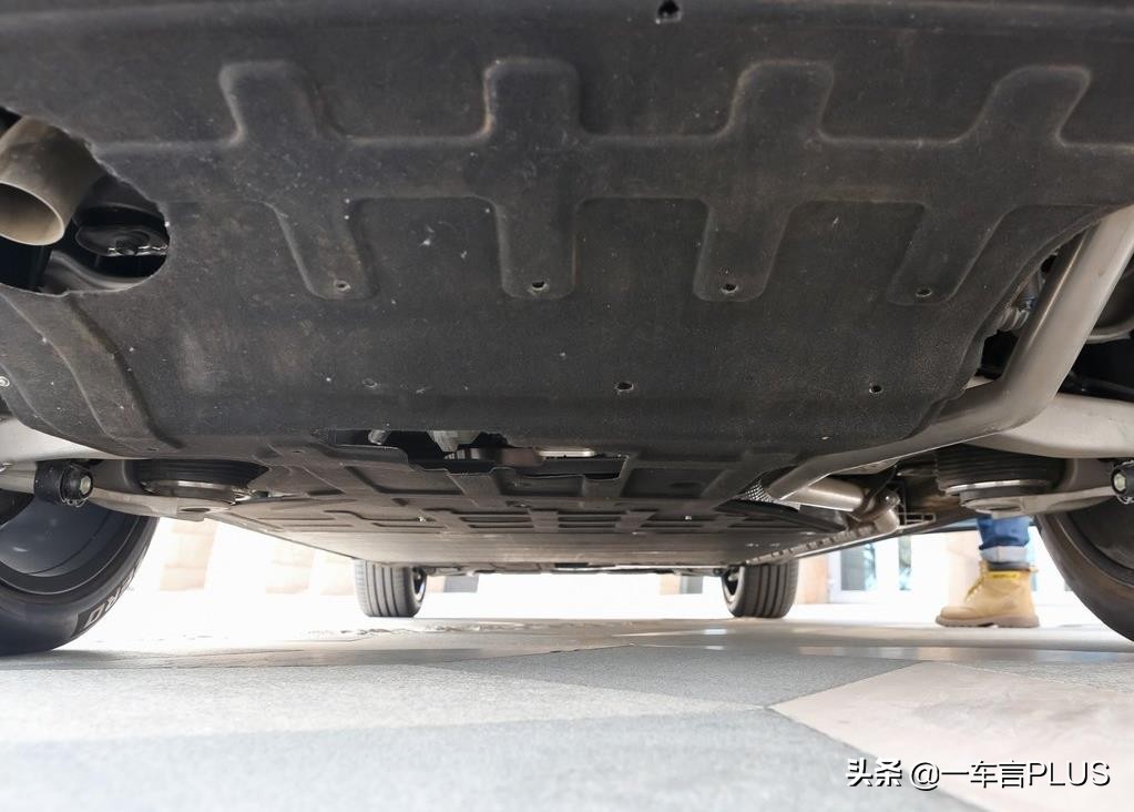 新岚图free三联屏可以升降吗,续航420公里能跑三百公里吗