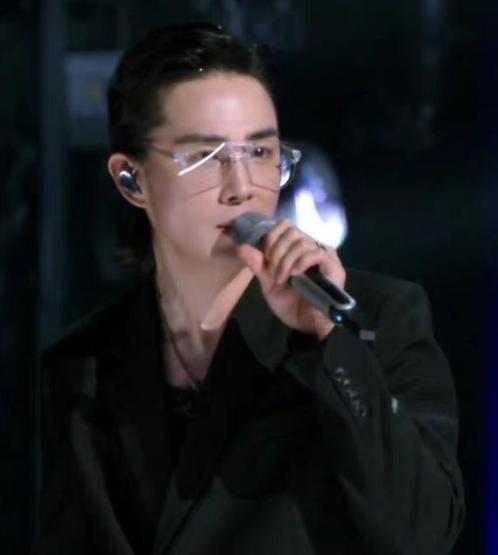 李承铉安以轩同居了吗,戚薇李承铉安以轩什么关系