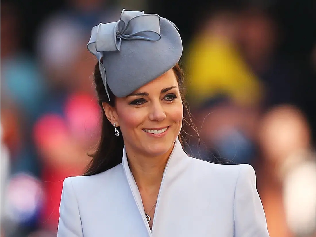 凯特王妃戴戴安娜王妃头饰,凯特王妃戴的是什么头饰