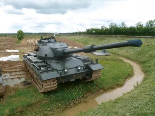 坦克世界2023年最强重坦,坦克世界y系中坦好还是重坦好