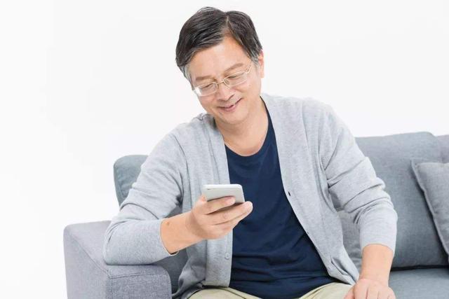 问朋友借钱朋友说借多少怎么回答,朋友找你借钱但是急时还