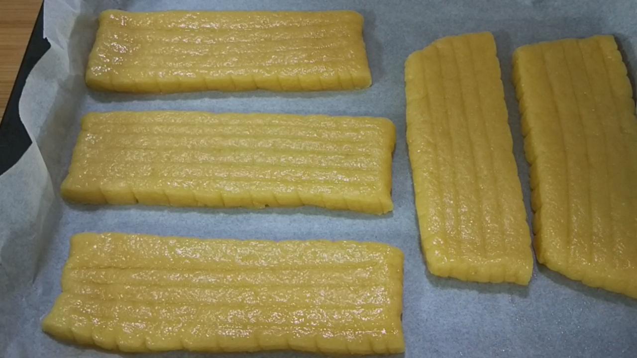 面粉里加鸡蛋怎么做饼,鸡蛋面粉饼怎么做松软好吃