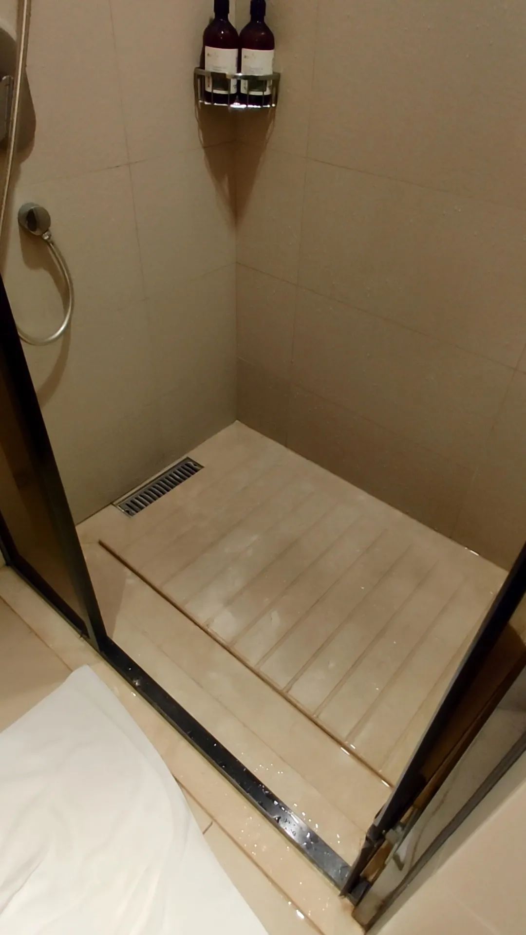 最简易的干湿分离淋浴间,淋浴区干湿分离