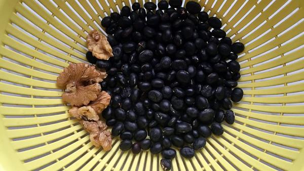 头发一揪一大把？别信小广告了，中医食疗教你护发