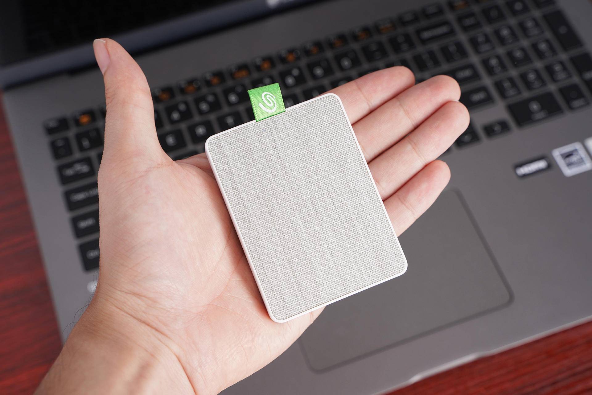 希捷移动硬盘限量版评测,希捷移动固态硬盘测评