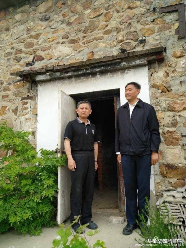 时隔多年老连长带老兵回归军营,三位老战友回忆当年军旅