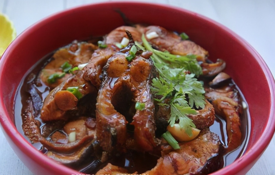 炖鱼放哪些调料去腥好吃,炖鱼没放醋怎么去腥