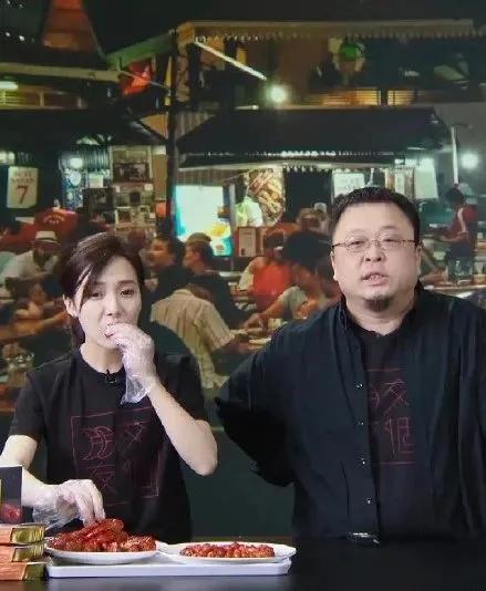 罗永浩谈直播很赚钱一年半赚3亿,从科技匠人到带货一哥的罗永浩
