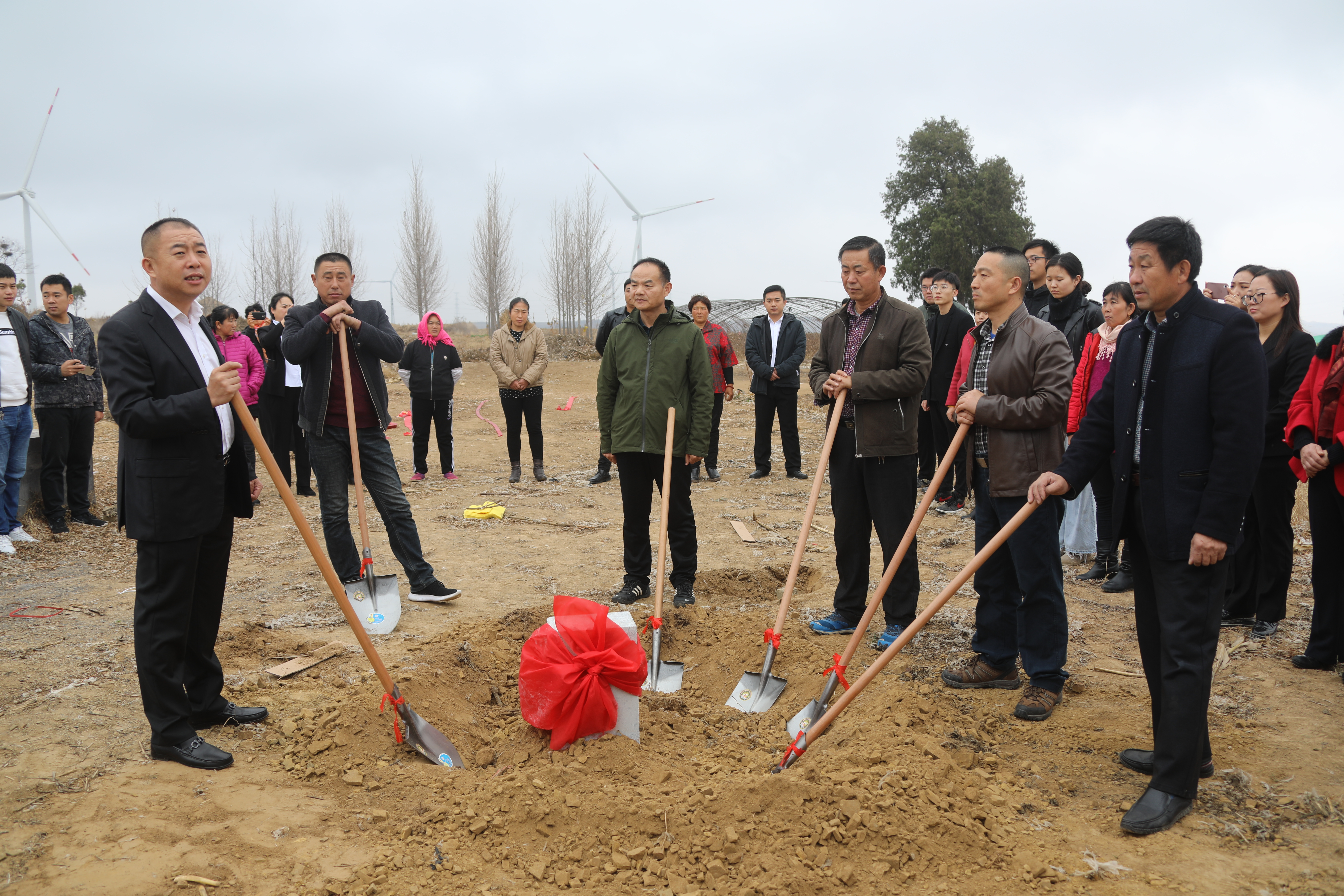 乡村惠民工厂初冬如花绽放,青岛“瑞联合”进荒庄村办厂造福乡梓