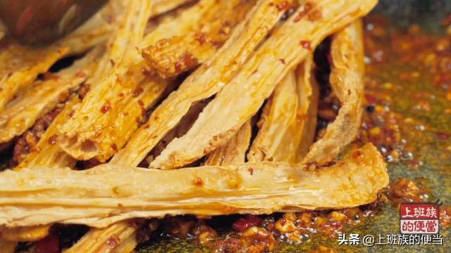 学做简单又好吃的辣条,自制辣条味道好极了你们想吃吗