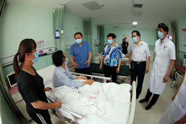 省残联残疾人捐赠活动,陕西省慈善协会帮助特困老人