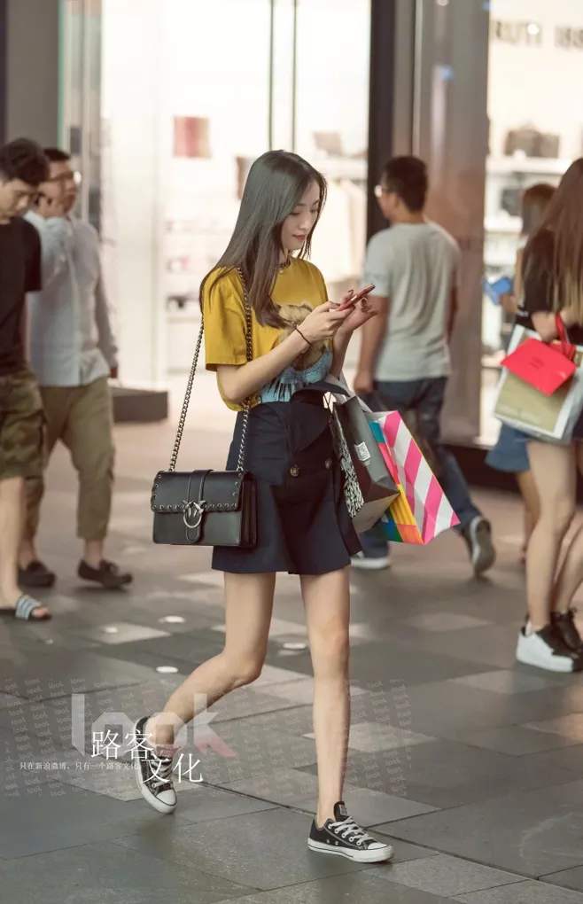 轻奢300-500价位的女生包包,20岁女生奢侈品包包