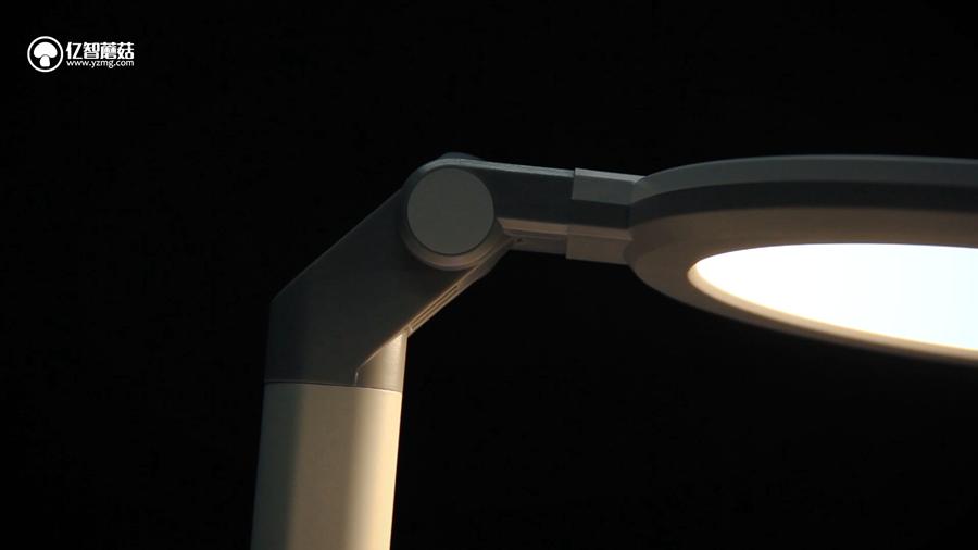 不要再相信“护眼灯”这种鬼话了！200~1500元台灯横测揭秘