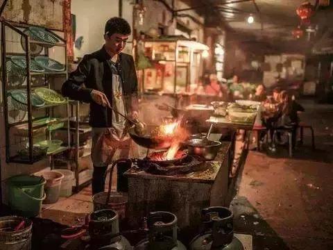 成都人小心！到这三个小区里吃“鬼饮食”？进去了就别想出来