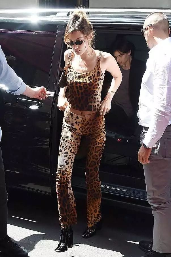 看见今年秋冬必入的第一双靴子，我方了……