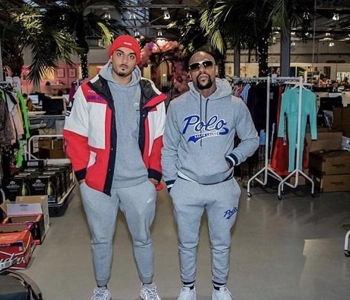 梅威瑟vs帕奎奥梅西到达现场,梅威瑟发布会撒钞票